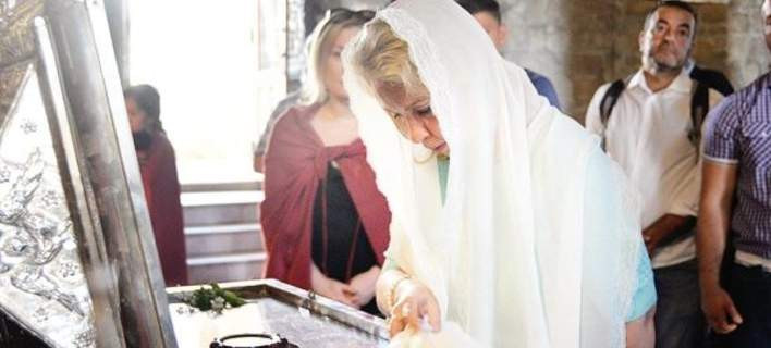 Στην Κύπρο, υπό άκρα μυστικότητα, η σύζυγος του Μενβέντεφ (εικόνες)